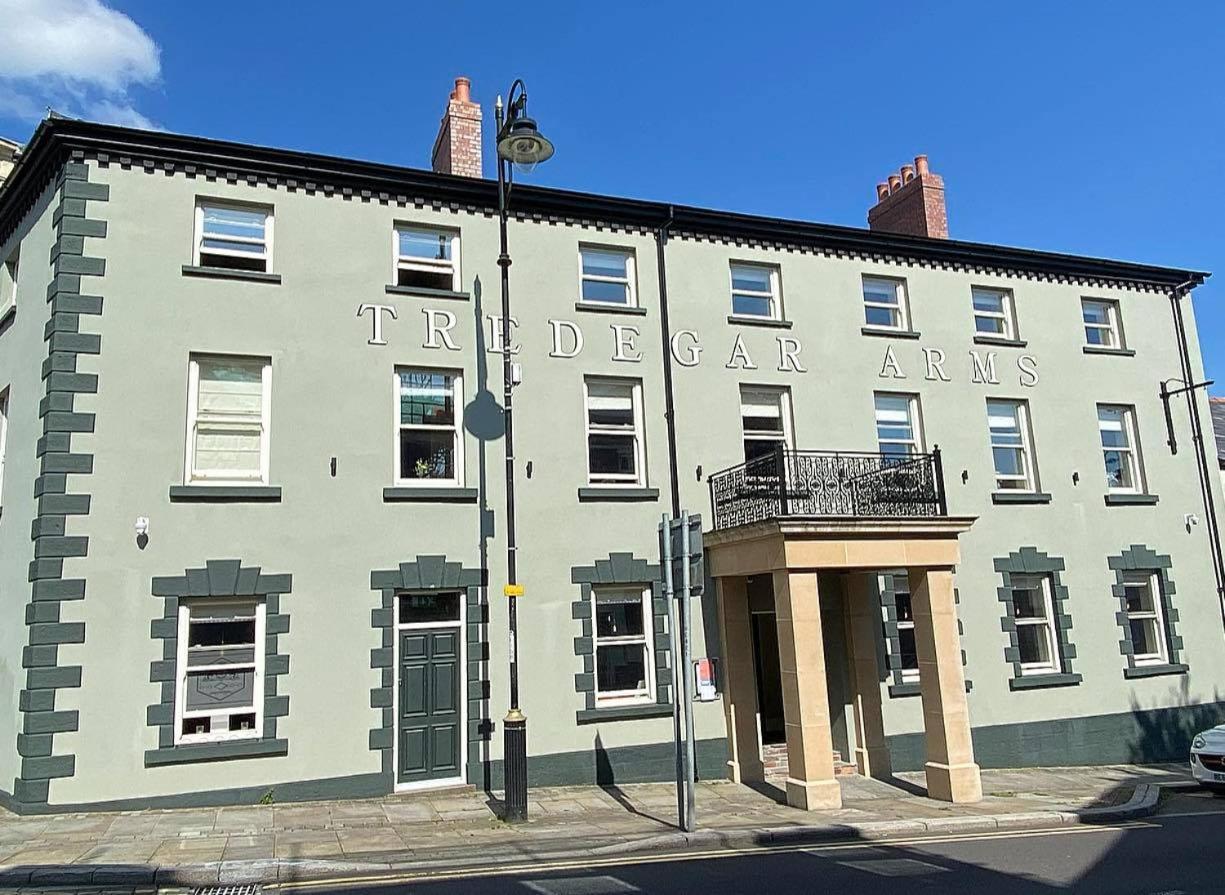 Tredegar Arms Hotel Exteriör bild
